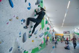Bouldern ist eine sportart, bei der kraft, geschick, ausdauer und flexibilität gefragt ist. Zentraleinrichtung Hochschulsport Freie Universitat Berlin