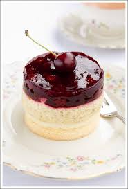 Entremet Pistache Cerise Mousse Pistache Et Chocolat Blanc Parfumee A L Amaretto Gelee Aux Cerises Et Genoise Ch Desserts Scrumptious Desserts Mousse Cake