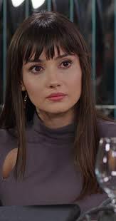 She took acting lessons for 1.5 years. Turske Serije 1 Sevda Erginci Sevda 2 Simay Barlas Gozde ÙÙŠØ³Ø¨ÙˆÙƒ