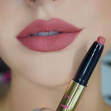 13 warna cat kuku berikut ini bisa dipilih untuk pemilik kulit tangan yang gelap agar tampil lebih glowing dan stylish. 7 Warna Lipstick Untuk Kulit Sawo Matang Dan Bibir Tebal