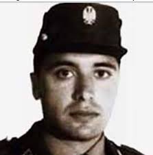 1989. Cuartel de Urkiaga (Navarra), también conocido como "Quinto Real".  Esta en la frontera misma con Francia. Se cerró hace unos 20 años. Tenia  rural, fiscal y una sección del Gar (los