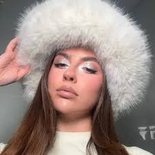 How To Get The Icy Winter Makeup Look In Five Simple Steps
