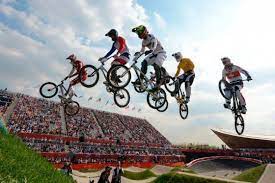 El parque ariake de deportes urbanos fue testigo este viernes de la tercera medalla olímpica consecutiva en el bmx de. 43 Ideas De Bmx Racing Riders Bicicross Bmx Bici