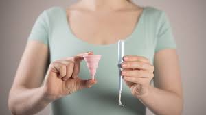 Los productos de higiene femenina para el cuidado menstrual personal han recorrido un largo camino desde los tiempos en que la única opción. Copa Menstrual