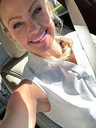 Randi Dunlap's Instagram, Twitter & Facebook