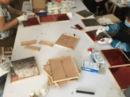 지드래곤), ist ein südkoreanischer popmusiker, . Yg Explains That The Red Rubbing Off Of G Dragon S Kwon Ji Yong Usb Is Intentional Soompi