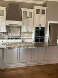 Benjamin Moore Navajo White Oc 95