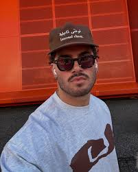 blending in < standing out @superdryausnz