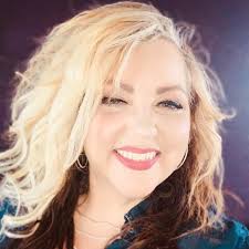 Tricia Kyle's Instagram, Twitter & Facebook