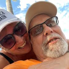 Still struggling with Daisy's design challenges..how do l create things  like bracelets ...???? Getting so frustrated 😠