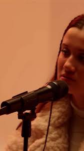 #CapCut gracias amigos de @Playz por dejarme cantarles un rato 🤭 “quise  quererte” acusticooo desde españa ! 💞⚡️ #cancion #musica