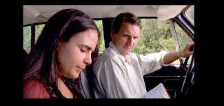 En 1975, a los 18 años, phoebe es infeliz. The Invisible Circus 2001
