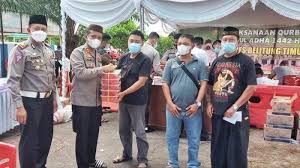 Gambar kereta buruk di dalam belukar. Https Belitung Tribunnews Com 2021 07 26 Video Bantuan Ppkm 2021 Di Belitung Keluarga Penerima Dapat Jatah 10 Kg Beras Https Cdn 2 Tstatic Net Belitung Foto Bank Images 20210726 Sanem Jpg Bupati Belitung Sahani Saleh Dijumpai Awak Media