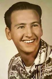 Kyle Tillett's Instagram, Twitter & Facebook