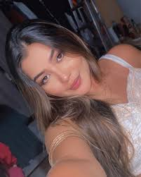 Julia Poli (@juliasantospoli) • Instagram photos and videos