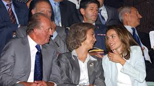 El reproche del rey Juan Carlos a la reina Letizia por lo que no le permitió a él y a la reina Sofía con Leonor y Sofía