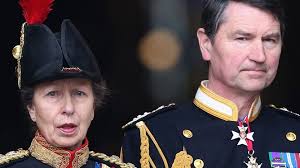 Qui est vraiment Sir Timothy Laurence, le mari de la princesse Anne qui  n'aime pas que l'on parle de lui ?