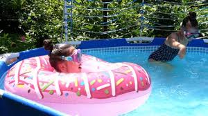 Buďte součástí největší české sociální sítě zaměřené na sdílení fotografií. Swimming Pool Donut Stock Video Footage 4k And Hd Video Clips Shutterstock