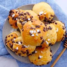 Petites Brioches Aux Pepites De Chocolat Del S Cooking Twist Recipe Easy Orange Pound Cake Christmas Food Desserts Pastry Cream Recipe