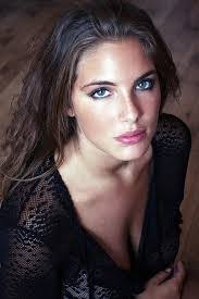 Diane Cascio's Instagram, Twitter & Facebook