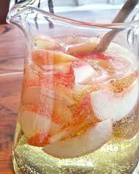 Pitcher Drink Recipe 4 Ingredient Sparkling White Peach Sangria Recipe Pitcher Drink Recipes Peach Sangria Pitcher Drinks