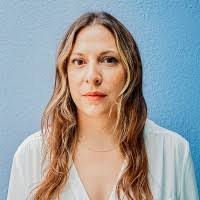 Iris Davis's Instagram, Twitter & Facebook