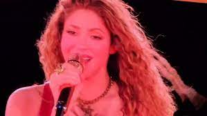 Shakira rompe en llanto al cantar “Antología” y sus fans mexicanos la  ovacionan por un minuto - Infobae
