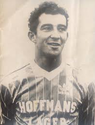 I was confused between Irish and Australian timelines which day it was, but  a club favourite celebrated a significant birthday yesterday. Happy  Birthday/week to Terry Kearns! One of my favourite Blues players