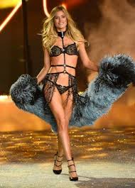 Doutzen Kroes Victoria S Secret Show Glamour Nl Victoria S Secret Victoria En Doutzen Kroes