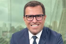 Tom Cavalcante contrata agente de Jim Carey para carreira em Holywood