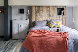 A cabin can be pretty great for those planning a romantic getaway on a budget, since you can prepare things like food and entertainment yourself. Cottages For Couples Best Romantic Holiday Cottages Cool Places To Stay In The Uk