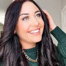 Lashae Love's Instagram, Twitter & Facebook