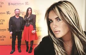 Cem yılmaz'ın eski eşi ahu yağtu, eski arkadaşı cansu dere ile pişti olmasının ardından şok bir harekette bulundu. Seren Serengil Den Ahu Yagtu Ve Cem Yilmaz Aciklamasi