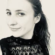 Madeline Dyer's Instagram, Twitter & Facebook