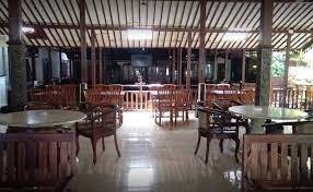 Selain dekat dari jakarta, pilihan tempat makan dan pemandangannyapun luar biasa. Tempat Makan Dekat Margomulyo Surabaya Barat Kini Punya Tempat Kuliner Dan Nongkrong Yang Asyik Suara Surabaya 13 Tempat Makan Dekat Stasiun Bandung Yang Terkenal Logo Mania