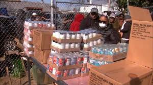 Food bank for new york city. Coronavirus Nyc Local Food Banks Struggle To Stay Stocked Amid Coronavirus Pandemic Abc7 New York