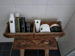 baksteenmal steenmal oud hout sober timeless living rituals sakura rituals dao badkamer badkamer meubels interieur