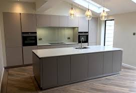High quality german made kitchens from schuller. Sand Grey And Truffle Brown Schuller Biella Wohnung Kuche Moderne Kuche Haus Kuchen