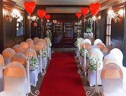 Einen roten teppich mieten und im mittelpunkt stehen. Roter Teppich Mieten Hochzeitsdekoration Rund Um Ihre Hochzeit