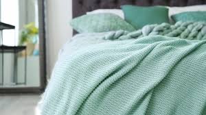 Stricken sie von jeder farbe 8 quadrate. Kuscheldecke Stricken Trendgarne Magazin