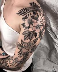 So you're a woman, thinking about getting a new tattoo but not quite sure where to put it. 200 Best Shoulder Tattoos For Women Tattoos Shoulder Art Womensfashion Shouldertatt Shoulder Tattoos For Women Floral Tattoo Sleeve Cool Shoulder Tattoos