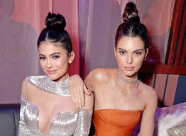 Check spelling or type a new query. Kendall Jenner Tranen Wegen Neid Auf Kylie Jenner Starzip