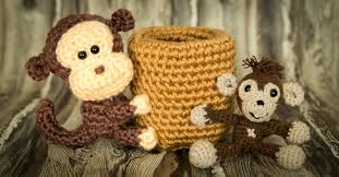 Ein stäbchen in die fünfte masche vom ende mit der nadel häkeln, eine luftmasche und ein weiteres stäbchen in die selbe masche häkeln, eine masche überspringen und in die übernächste „1st., 1 lm, 1st. häkeln. Hakelanleitung Archive Wesel Blog Diy Handlettering Plotten