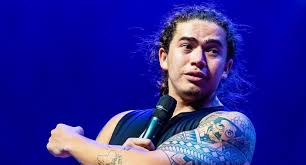 Um fã do youtuber whindersson nunes, identificado como rafael xavier, resolveu fazer uma tatuagem de seu ídolo na perna. Whinderson Nunes Reduz Turne Nos Estados Unidos Para Evitar Estafa