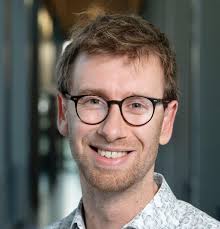 Do you trust the chatbot? Language matters -