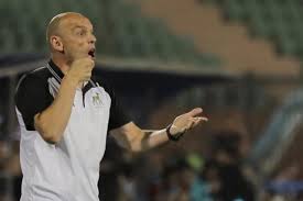 وقال تاكيس جونياس في تصريحاته عبر برنامج أوضة اللبس الذي يقدمه أحمد حسام ميدو على شاشة قناة النهار: ØªØ§ÙƒÙŠØ³ Ø¬ÙˆÙ†ÙŠØ§Ø³ Ø§Ù„Ø¯ÙˆØ±ÙŠ Ø§Ù„Ù…ØµØ±ÙŠ Ù…Ù„ÙŠØ§Ù† Ø¬ÙˆØ§Ù‡Ø± ÙˆØ£Ù„Ù…Ø§Ø¸ ÙˆØ´ÙŠÙƒØ§Ø¨Ø§Ù„Ø§ Ø£ÙØ¶Ù„ Ù…Ù† Ù…Ø­Ù…Ø¯ ØµÙ„Ø§Ø­ Ø³ÙˆØ¨Ø± ÙƒÙˆØ±Ø©