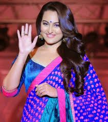 Easy Hairstyles For Sarees With Face Shape Guide Saree Hairstyles For Long Hair
