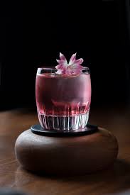 Here is a list of common adjectives to describe food with example sentences. Milk Clarified Tropical Gin Cocktail With Hibiscus Caramelized Bananas Moody Mixologist