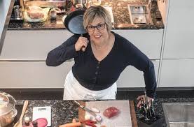Mit diesem buch können die fans der sendung die beliebtesten gerichte auch zuhause nachkochen und genießen. Perfektes Dinner Betrunkene Spaghetti Folge 5 Vom 3 04 2020 2020 02 28