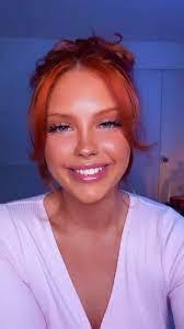 Molly Hersh's Instagram, Twitter & Facebook